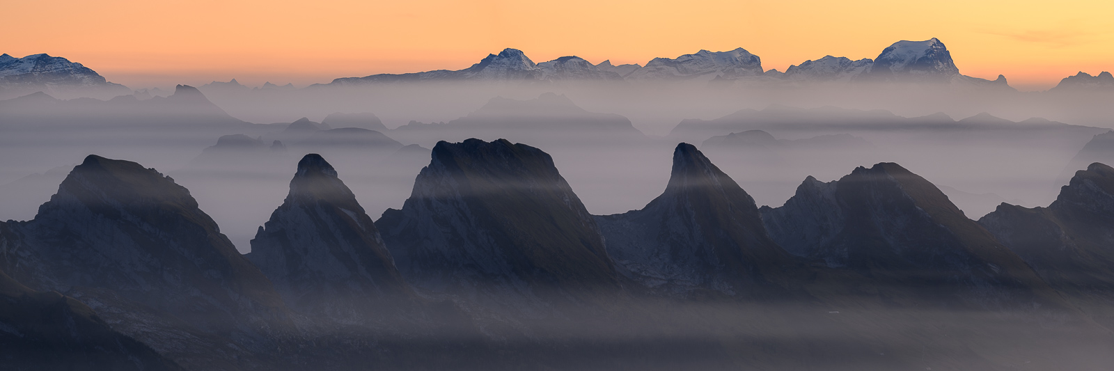 Churfirsten im Dunstmeer